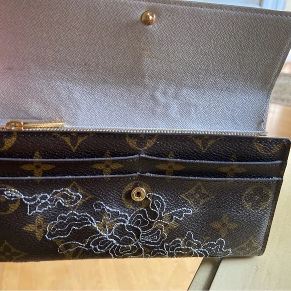 Louis Vuitton Monogram Dentelle Wallet
